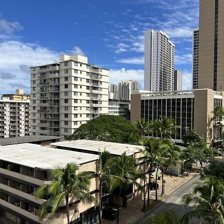 Mellow Kuhio Village Studio Гонолулу Экстерьер фото